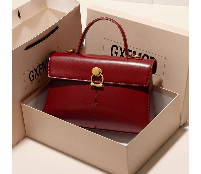 2025 Exclusive Red Bridal Bag – Elegant Hand-Carry for the Bride