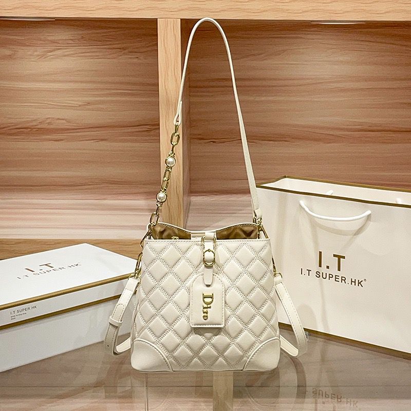 2025 Cross-Border Trendy Genuine Leather Bucket Bag – Minimal Luxe for Everyday