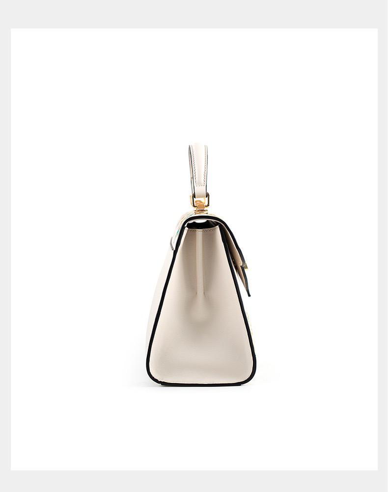 2025 Chinese-Inspired Embroidered Handbag – Elegant Camellia Motif in Genuine Leather